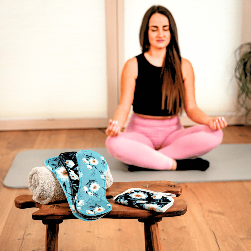 Non-Slip Reusable Incontinence Pads for Bladder Control (L+XL: 6-Pack) - Midnight Bloom