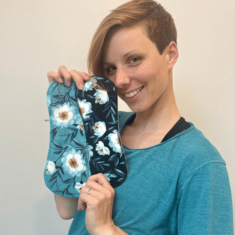 Non-Slip Reusable Incontinence Pads for Bladder Control (L+XL: 6-Pack) - Midnight Bloom