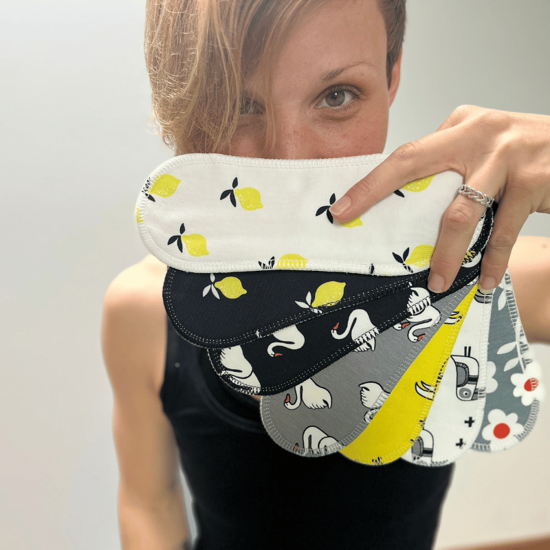 Cotton Reusable Menstrual Pads with Wings 6-Pack (Sizes S & M) - Lemons (white wings)
