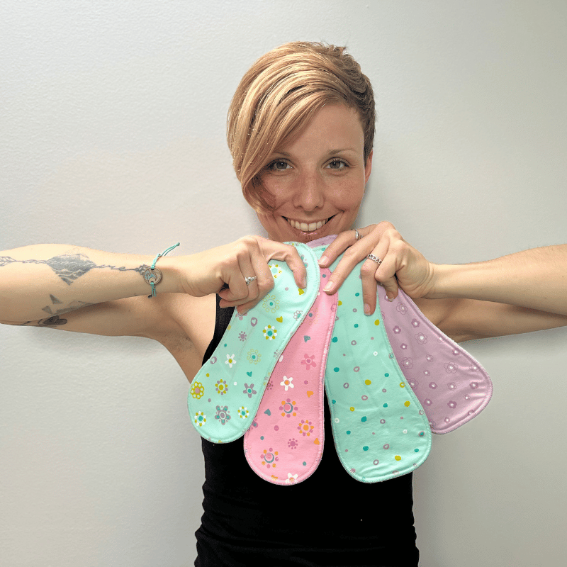 Organic Cotton Reusable Menstrual Pads with Wings 6-Pack (Sizes L & XL) - Pastel (white wings)
