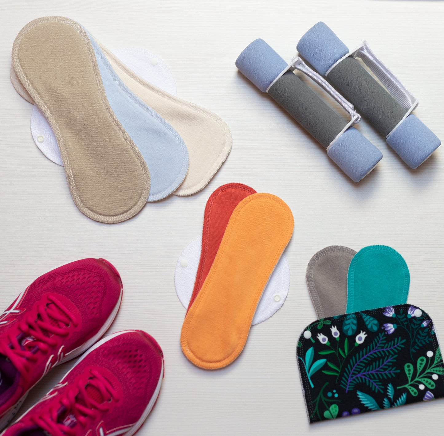 EXTRA Double Wet Bag with Strap for Reusable Menstrual Pads and Panty Liners, Organic Cotton Bamboo Reusable Sanitary Towel with Wings, MADE IN EU, for Menstrual Periods, Incontinence, Postpartum Flow; Vaginal Discharge and Everyday Cleanliness; Non-irritating, Anti-allergic, Antibacterial; for Daily Usage and in case of White Discharge; Washable Cloth Pads w/o Chemicals; Reusable Liners Washable Menstrual Cloth
