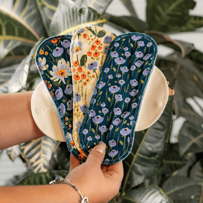Organic Cotton EcoComfort Reusable Period Pads for Light Flow (S+M, 6-Pack) - Blue Blush