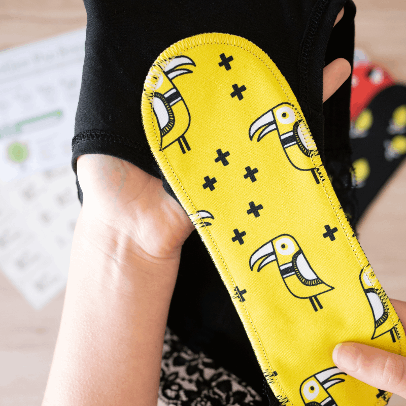 Wingless Reusable Panty Liners with Adhesive Sticker (MEDIUM, 7-Pack) - Grapes