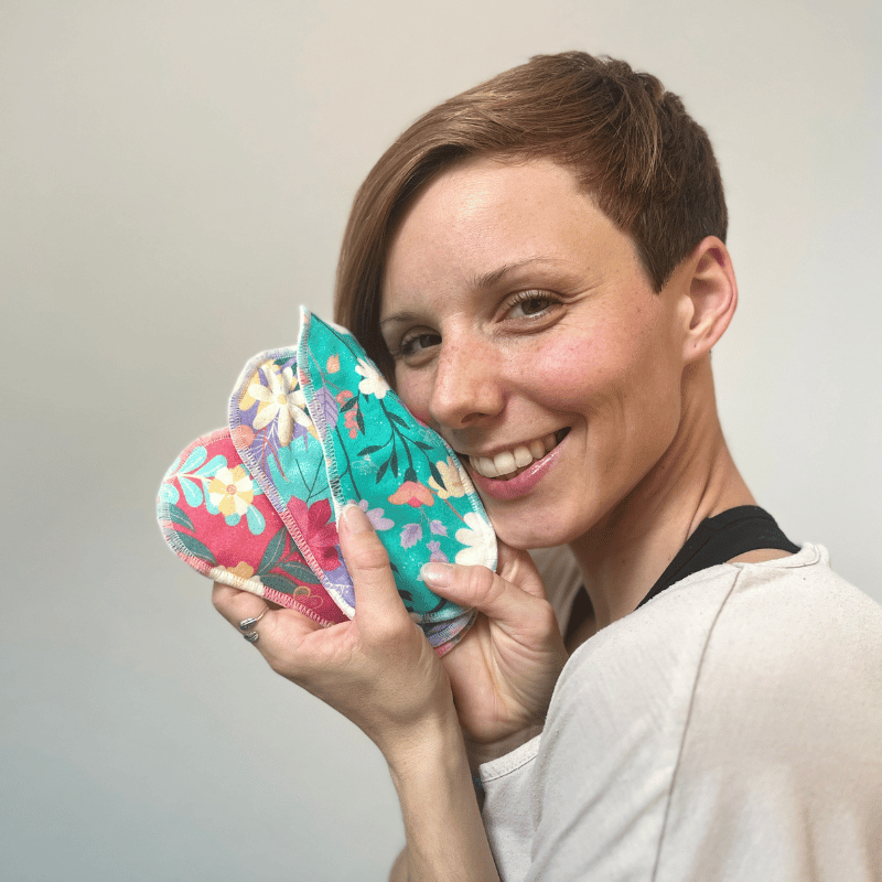 Non-Slip Premium Reusable Period Pads for Light Flow (S+M, 6-Pack) - Flora